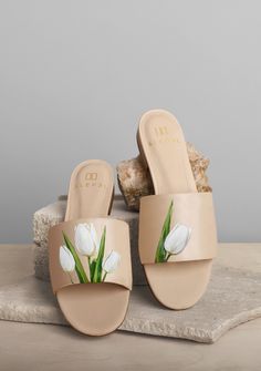 Tulips Beige Slide | Over The Moon Shoot Shoes, Painted Shoes Diy, Tulip Painting, Beige Sandals, Handpainted Bags, Outdoor Wedding Venues, Painted Shoes, Diy Shoes, Personalized Monogram