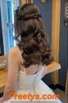 Feel Like a Queen: Prom Curly Hairstyles for 2024 Royalty Preetys.com Debut Hairstyles Debutante, Prom Hair With Crown, Half Up Half Down Sweet 16 Hair, Birthday Hairstyles With Crown, Half Up Half Down With Crown, Hairstyles For Medium Length Hair Quince, Quince Hair Short, Princess Prom Hairstyles, Hair Down Quinceanera Hairstyles With Crown