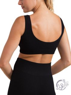 This seamless sports bra sits just on top of the rib cage. It features a seamless construction, an all-over ribbed texture, and a round scoop neckline on both the front and the back. Fabric: 92% Nylon & 8% Spandex. Seamless technology. Moisture-wicking. Four-way stretch. Seamless Sports Bra, Ribbed Texture, Rib Cage, Scoop Neckline, Moisture Wicking, Lilac, Sports Bra, Spandex, Technology