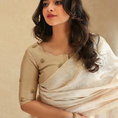 40 Latest Sleeve Designs to Try With Kurtis • Keep Me Stylish Bhargavi Kunam, Kerala Saree Blouse, Onam Saree, Keep Me Stylish, Embroidery Sarees, Blouses Designs