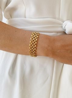 Bold Vintage Chain bracelet. Luxury Vintage Chain Bracelet For Women, Luxury Vintage Chain Bracelet, Beautiful Beach Pictures, Vintage Chain, Porto Portugal, Olivia Palermo, Bracelet Length, Amelie, Palermo