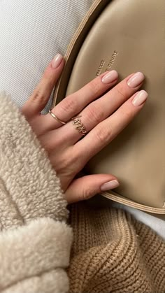 Simple Neutral Nails Acrylic, Nude Bridesmaid Nails, Minimal Nude Nails, Ongles Beiges, Bridesmaid Nails, Gel French Manicure, Milky Nails, Mens Nails, Bridesmaids Nails