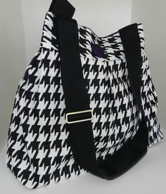 houndstooth bag Houndstooth Bag, Houndstooth Outfit, Houndstooth Fashion, Camera Bag Purse, Rammer Jammer, Black And White Bags, Alabama Fans, Bama Girl, Bama Football