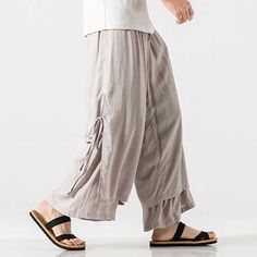 Casual Hakama Style Pants These Casual Hakama Pants from Japan are the perfect blend of style and comfort. Their layered design gives them a distinctive look, while the strings at the end add a touch of authenticity to their Japanese-inspired design. Made from high-quality materials, they are both soft and durable, making them ideal for everyday wear. Available in five different colors and various sizes, they are perfect for any occasion. Their loose and flowing fit allows for maximum comfort an Hakama Pants, Macrame Knots Tutorial, Alice Blue, Knots Tutorial, Layered Design, Macrame Knots, Floral White, Kimono Cardigan, Style Pants