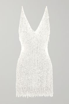 EXCLUSIVE AT NET-A-PORTER.COM. True to its name, Naeem Khan's 'Gatsby' dress is inspired by '20s flapper styles, and saturated with layers of swishy beaded and sequined fringing - perfect if you're a bride who wants to sparkle on the dance floor on your big day. Cut with a V-neckline and thigh-grazing hem, the wispy chiffon underpinning gently clings to your frame in all the right places. Slip it on for your reception party with a pair of strappy sandals.Shown here with: [Gianvito Rossi ... Estilo Charleston, Reception Outfit, Gatsby Dress, Wedding Reception Dress, Naeem Khan, Garden Party Dress, Chiffon Mini Dress, Flapper Style, Mini Robes