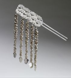 Japanese_-_Hair_Ornament Japanese Cities, Asian Accessories, White Face Paint, 1920s Jewelry, Antique Accessories, Japanese Hair, Vintage Hair Combs, Vintage Hair Accessories, Hair Adornments