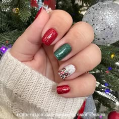 Gel Manicure And Pedicure Ideas, Gel Manicure And Pedicure, Manicure And Pedicure Ideas, Fun Christmas Nails, Christmas Mani, Color Street Nails Ideas, Colorstreet Combos