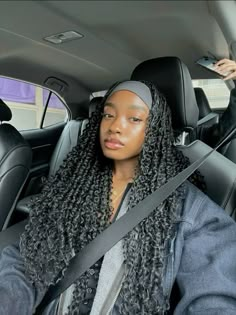 Winter Outfits Denim, Makeup Ideas Winter, Layering Outfits Winter, Fall Layering Outfits, Instagram Ideas Story, Passion Twist Hairstyles, Cold Makeup, Winter Makeup Ideas, Sade Aesthetic