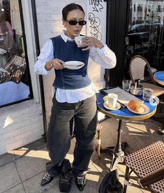 Dress Pants And Blazer Outfit, Business Casual Outfits Y2k, Switzerland Street Style, Corset White Shirt, Catering Outfit, Nostalgic Outfits, Montreal Fashion, Blue Corset Top, French Tuck