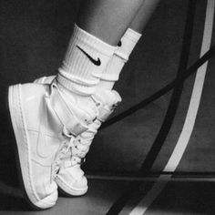 The Cardigans, Fitness Style, Daily Fashion Inspiration, Model Outfit, Instagram Beauty, White Photo, Dream Shoes, Nike Sneakers, Looks Style