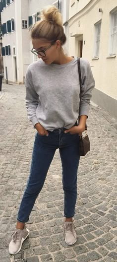 Pinterest: Valeria Rodríguez Preppy Winter Outfits Casual, 대학생 스타일, Preppy Winter Outfits, College Outfits Comfy, College Outfits Winter, Fall College Outfits, Casual Weekend Outfit, College Outfit, Everyday Casual Outfits