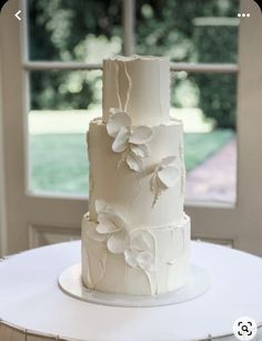 Clean Wedding Cake, Wedding Cake Chic, Classy Wedding Cakes, Textured Wedding Cakes, Fondant Cake Designs, Tafel Decor, Wedding Cake Photos, Dream Wedding Cake, Classic Wedding Cake