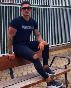 Male Muscle, Things To Do With Boys, Men's Casual Style, Handsome Man, Mens Fashion Suits, Black Men Fashion, Muscle Fitness, Men Fits, Mens Casual Outfits