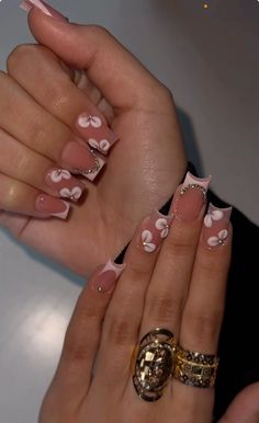 #ideas #nailidea #nailinspo💅🏻 #shortnails #nailtech Perfect Nails Acrylic, Nail Inspiration Natural, Gel X Nails Long, Round Nails Summer, Short Aesthetic Nails, Summer Nail Inspo Simple, Diy Nails Summer, Short Nails Easy, Gel Nails Tutorial