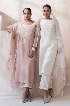 Ivory kurta with thread embroidered floral vine motifs, embellished by beads. Comes with pant and embroidered scalloped border dupatta. - Aza Fashions Jayanti Reddy, Kurta Pant Set, Rohit Bal, Scalloped Border, Tarun Tahiliani, Beaded Neckline, Kurta With Pants, Floral Vine, Pants Pattern