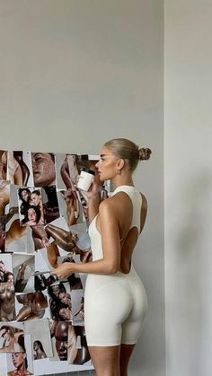 Embrace the beauty mogul aesthetic with Jess Hunt, founder of Refy. Dressed in a cream open-back jumpsuit, she seamlessly blends beauty mogul & fashionable baddie while at the office. Mogul Aesthetic, Baddie Ideas, Corporate Baddie, Fashion Career, Career Outfits, Branding Photoshoot Inspiration