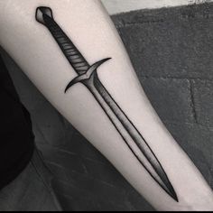 Sting Lotr Tattoo, Lotr Sting Tattoo, Sting Tattoo Lotr, Sting Tattoo, Daggar Tattoo, Spot Tattoo, Cardinal Tattoo, Gothic Tattoos, Lotr Tattoo