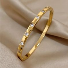 Brand New Women's Diamond & Gold Bangle Bracelet 14k Gold Plated Sterling Silver Genuine 2ct Brilliant Cut Lab Created Diamonds 7" - The Most Common Women's Size Retail Price $350 Buy With Confidence From A Top Rated Seller With A 99%+ Feedback Rating! A0413 (Id-1366) Bangle Bracelets Gold Women, Daily Use Gold Bangles Indian, Solid Gold Bangle, Modern Bangle, Gold Bangles Indian, Gold Stretch Bracelet, Gold Bracelet Simple, Gold Bangles For Women, Womens Bangles