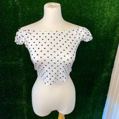 Puff Sleeve Polka Dot Crop Top Size Small New Without Tags White & Black Polka Dot Crop Top, Puff Sleeve, White Black, Polka Dot, White And Black, Polka Dots, Crop Top, Womens Tops, Crop Tops