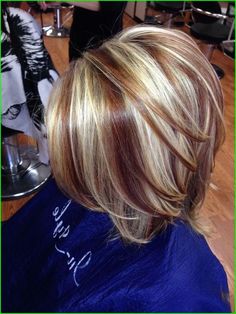 Hair Color Pictures, Two Toned Hair, Short Hair Highlights, Hair Highlights And Lowlights, Brown Hair With Blonde Highlights, Trendy Hair Color, Hair Color Highlights, Penteado Cabelo Curto, Brown Blonde Hair