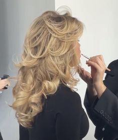 Blowout Curls, Bride Hair, Hair Serum, Hairstyles Haircuts, Hair Cut, Curled Hairstyles