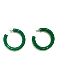 Resin hoop + emerald color 2 inches in diameter Ships in 3 to 5 business days Emerald Color, Instagram Icons, Summer Garden, Color 2, Garden Hose, Maldives, Trinidad And Tobago, Emerald, Ships