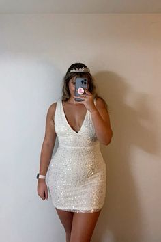 Night out outfit, night out dress, clubbing outfit, clubbing dress, white dress, white mini dress, 21st outfits, 21st outfit ideas, clubbing outfit ideas, night out ideas, mini dress inspo, going out inspo 21st Outfit Ideas, 21st Outfits, Birthday Dress Inspo, 21 Birthday Outfit, Night Out Ideas, Outfit Clubbing, Outfit Ideas Night Out, Clubbing Dress, Clubbing Outfit