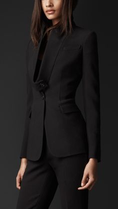 Burberry Ladies Suits, Burberry Prorsum, Image Consultant, Woman Style, Business Outfit, Classy Chic, Tailored Jacket