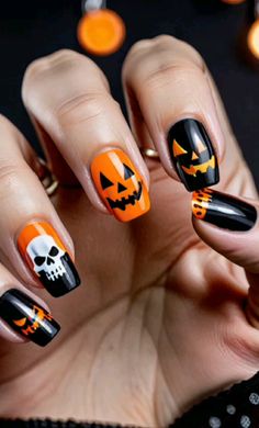 Nail Art Ideas for Halloween, get into the spirit with some frightful Jack-o'-lantern and skull design nails. Follow for more! Halloween Themed Nails, Skull Nail Designs, Skull Nail Art, Pastel Nail Art, Themed Nails, Skull Nails, Nail Vinyls, Nail Stencils, Nail Drawing