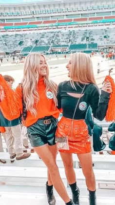 Orange Gameday Outfit, Usa Football Theme Outfit, Tennessee Fits, College Gameday Outfits Football, Red Game Day Outfit, Cute Game Day Outfits, Cute Gameday Outfits, Game Day Outfit College