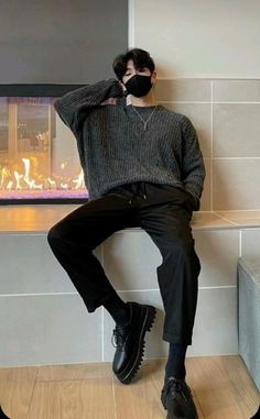 Korean Outfits Men Black, Cute Kpop Outfits Men, Swedish Mens Style, Korean Mens Outfits Casual Street Style, Alexander Mcqueen Street Style, Asian Male Street Fashion, K Style Men, Men Dark Outfit, Korean Men Aesthetic Outfits