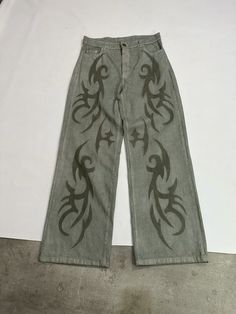 Bleach Painting Pants, Ideas Para Pintar Pantalones, Pants Painting, Tea Core, Mascara Oni, Bleach Jeans, Japanese Hannya Mask, Clothes Makeover