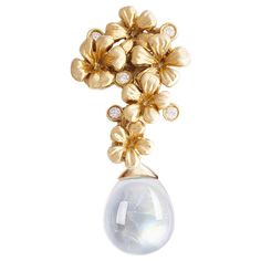 This Plum Blossom contemporary drop pendant necklace is made of 18 karat yellow gold and encrusted with 5 round natural diamonds and a removable natural moonstone (13 mm). It has been featured in reviews by Vogue UA and Harper's Bazaar, and was designed by the artist and oil painter from Berlin, Polya Medvedeva, and crafted in Germany. Top natural diamonds VS, F-G are used, and the company works with a German gems company that has been in the market since the 19th century. The unique sculptural Antique Cushion Cut Diamond, Sapphire Diamond Pendant, Drop Pendant Necklace, Diamond Quartz, Gold Diamond Necklace, Antique Necklace, Plum Blossom, Diamond Drops, Harper's Bazaar