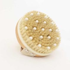 Fivesso Dry Skin Brush - made out of bamboo wood. Discover the amazing benefits of using a dry skin brush. This is especially wonderful for exfoliating during a dry winter skin. It helps with detoxify by increasing blood circulation and promoting lymph flow/drainage. Dry brushing unclogs all pores in the exfoliation process. Simultaneously, it also stimulates your nervous system, which can make you feel super invigorated afterward. It helps remove dead skin cells faster and reduce peeling. It is