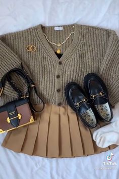 Old Money Outfits For School, 00s Mode, Old Money Outfits, School Images, Outfits For School, Blair Waldorf, 가을 패션, Preppy Outfits, Looks Vintage