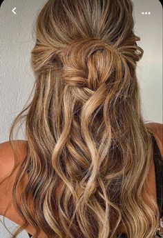 Grad Hairstyles, Gorgeous Wedding Hairstyles, Formal Hairstyles For Long Hair, Wedding Readings, Simple Prom Hair, Ball Hairstyles, Dance Hairstyles, Prom Hairstyles For Long Hair