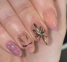 Christmas Pink Nails Almond, Short Round Christmas Nails, Christmas Nails With 3d Flowers, Christmas Nails 3d Bow, Christmas Nails With Bow Charm, Gel Nail Art Designs, Vintage Nails, Casual Nails