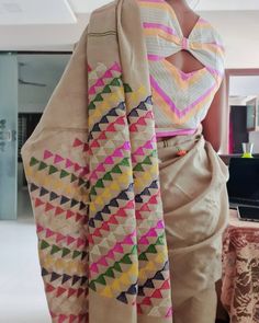 Boat Neck Blouse Design, Saree And Blouse, Cotton Saree Blouse, Silk Saree Blouse Designs, Blouse Designs Silk, Silk Saree Blouse, Stylish Blouse Design