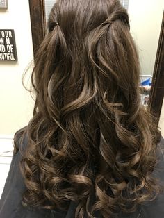 Penteado Cabelo Curto, Aesthetic Hair, Hairstyles Haircuts, Gorgeous Hair, Hair Day, Prom Hair, Pretty Hairstyles, Wavy Hair