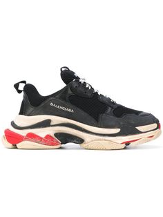 Balenciaga Triple S sneakers Balenciaga Sneaker Outfit, Nct Fashion, Balenciaga Triple S Sneakers, How To Wear Vans, Sneaker Outfits, Heeled Flip Flops, Balenciaga Speed Trainer, Boost Shoes, Balenciaga Sneakers