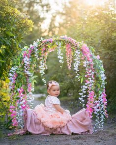 Foto Baby, Birthday Photoshoot, Baby Photoshoot, Kids Pictures, Wedding Flower, Gold Dress, Birthday Photos, Photography Props