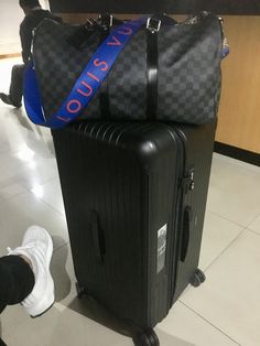 Bag Pak Travel, Travel Packing Aesthetic, Mens Suitcase, Rimowa Luggage, Fake Ft Call, Mens Luxury Lifestyle, Lv Damier, Cute Suitcases, All Body Workout