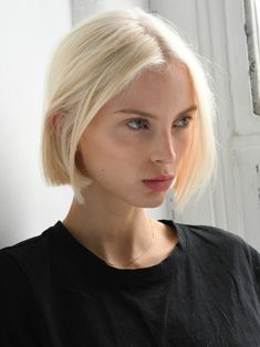 90s Short Bob, Blonde Bob Short, Scandi Blonde, Feminine Short Hair, Rocker Hair, Really Short Hair, Chin Length Hair