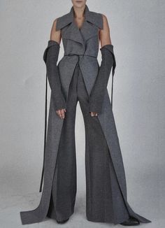 Peter Do, Futuristic Fashion, Concrete Jungle, Fashion Inspiration Design, Mode Inspo, Mode Inspiration, Fashion Sewing, Couture Fashion, Runway Fashion