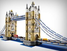 a lego model of the tower bridge is shown in this image, it appears to be made out of legos