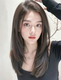 Long Layers Medium Length Hair Asian, Haircuts With Round Face, Haircut Asian Girl, Hairstyle For Dress, Haircut Asian, Korean Long Hair, Pretty Hair Cuts, Dresses Christmas, Costumes Dresses