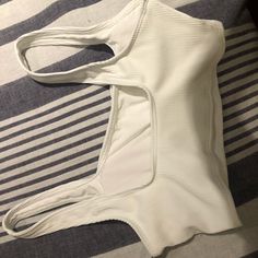 Nwt. Fits Like A Small Ribbed Tops For The Beach, White Ribbed Swimwear For Summer, Summer White Crop Top, Bra Friendly, White Seamless Crop Top For Vacation, Casual White Seamless Swimwear, White Scoop Neck Swimwear For Swimming, White Scoop Neck Swimwear, Casual Ribbed Swimwear For Vacation, White Summer Crop Top For Poolside