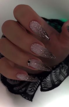 Sparkly Black Nails, Black Sparkly Nails, Fall Thanksgiving Nails, Black White Nails, Black Nails With Glitter, White Glitter Nails, Thanksgiving Nails, Black Nail, Sparkly Nails