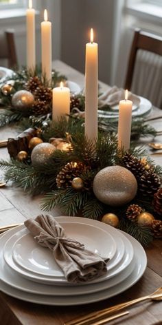 Dining Table Holiday Decor, Beige Christmas Table Decor, Square Table Christmas Decor, Christmas Table Decorations Centerpiece Elegant, Xmas Centerpiece Ideas, Christmas Table Centerpieces Elegant, Christmas Dining Room Table Decor, Christmas Table Settings Elegant, Holiday Dinner Ideas