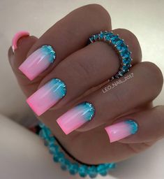 Christmas Pedicure, Summer Nail Ideas, Fancy Nails Designs, Film Lovers, Nail Designs Glitter, Pink Acrylic Nails, Neon Nails, Pastel Nails, Dipped Nails